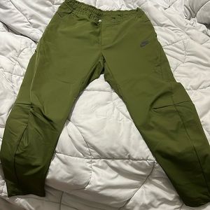 Nike sportswear tech commuter pants